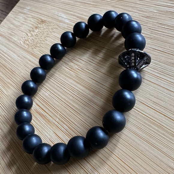 Matte 8mm Onyx Stretch Bracelet w/ Black Pave Crystal Saucer Spacer - Picture 4 of 8